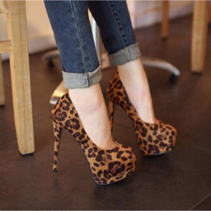 Leopard Printed Leather High-heeled Shoes..