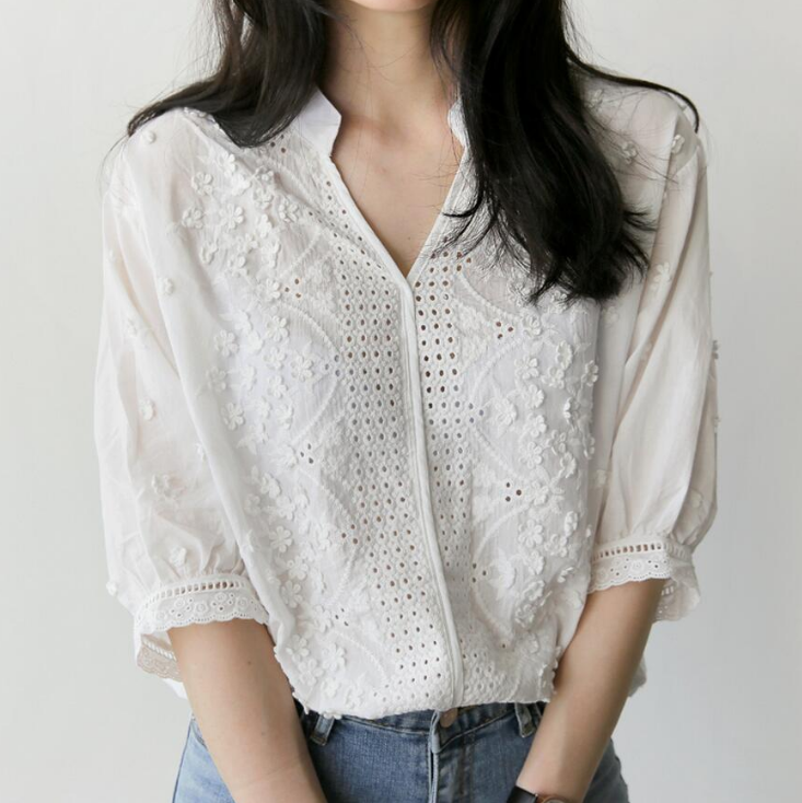 Solid Color Embroidered Short-sleeved Shirt